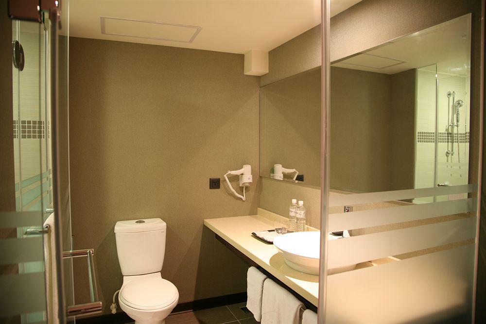 Rich & Free Hotel - Kaifeng 富逸旅趣-北車開封館 Taipei Exterior photo