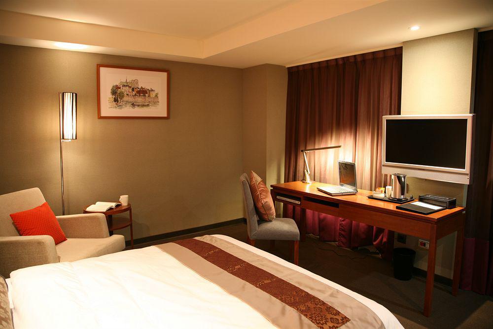 Rich & Free Hotel - Kaifeng 富逸旅趣-北車開封館 Taipei Exterior photo